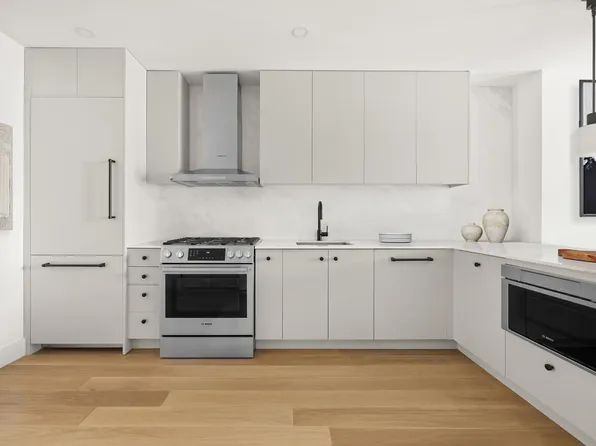 696 Chauncey Street image 4 of 12