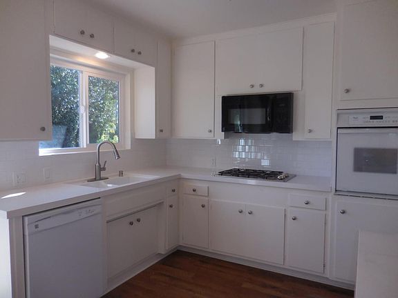 2nd image of 712 Grove Ln #712GRO