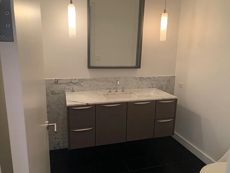2900 McKinnon St #804 — Photo 14