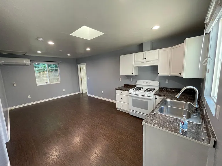 14174 Osborne St — Photo 4