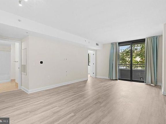4th image of 2451 Midtown Ave APT 209