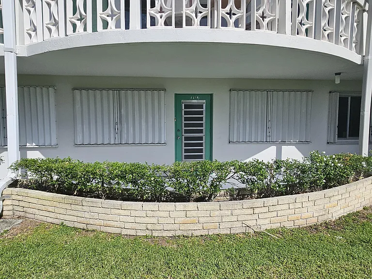 2381 Sunset Ave #106 — Photo 2