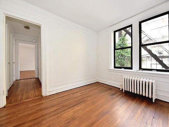 4th image of 319 W 18th St APT 2E