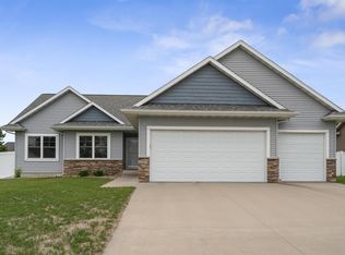 4854 Yellowstone Dr, Waterloo, IA 50701