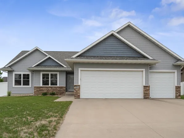 4854 Yellowstone Dr, Waterloo, IA 50701
