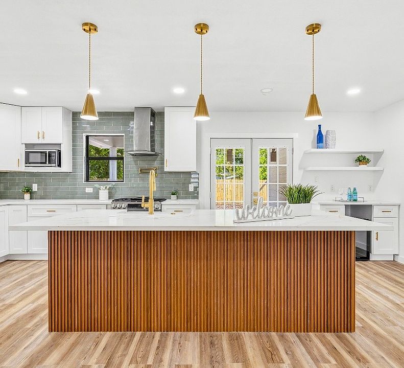 1st image of 225 Wellesley Blvd