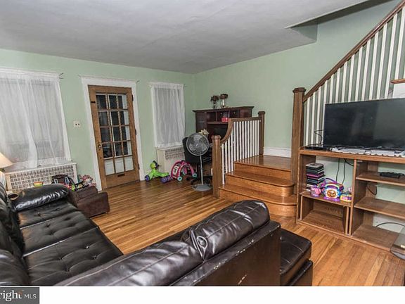 2nd image of 5838 N Fairhill St
