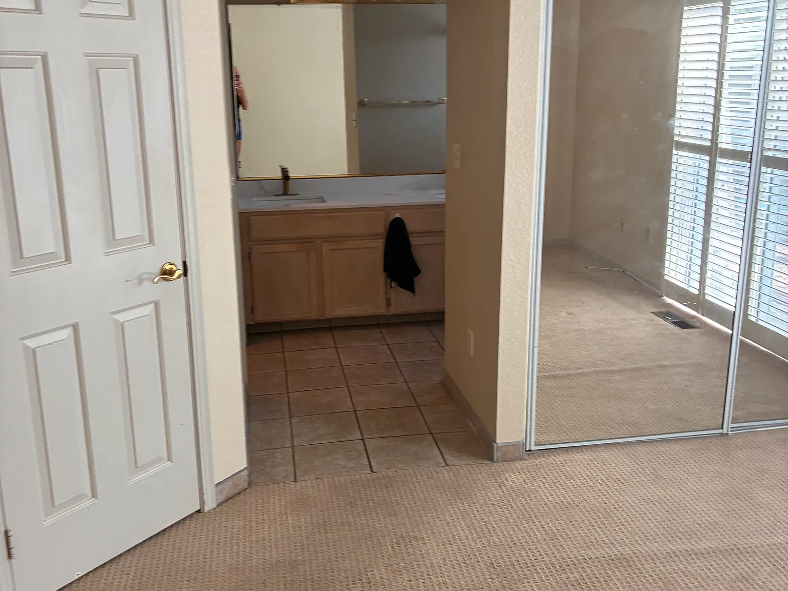 3 bed, 1372 sqft, $3,200 — Photo 4