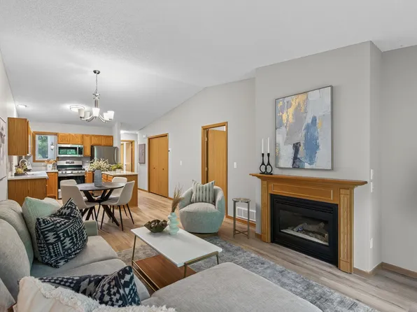 5831 Lake Curve Ln, Brooklyn Center, MN 55429