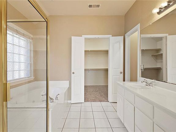 4th image of 2308 Calmont Dr