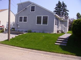 5 Green Meadow Dr, Narragansett, RI 02882