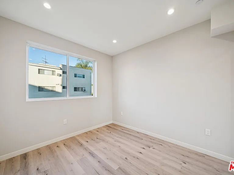 1051 S Corning St #501 — Photo 29