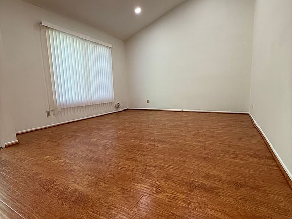 4th image of 3340 Honolulu Ave #2