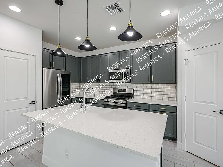 1656 S 83rd Way — Photo 6