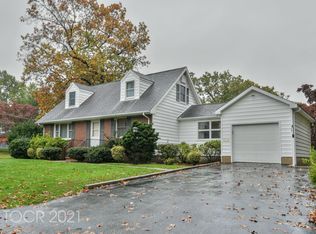 10 Sunset Dr, Suffern, NY 10901