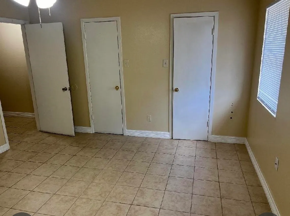 2 bed, 1.5 bath, $1,300 — Photo 2