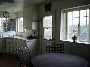 4th image of 11056 Whitegate Ave