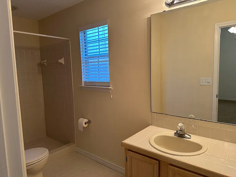 220 Parkwood Cir — Photo 26