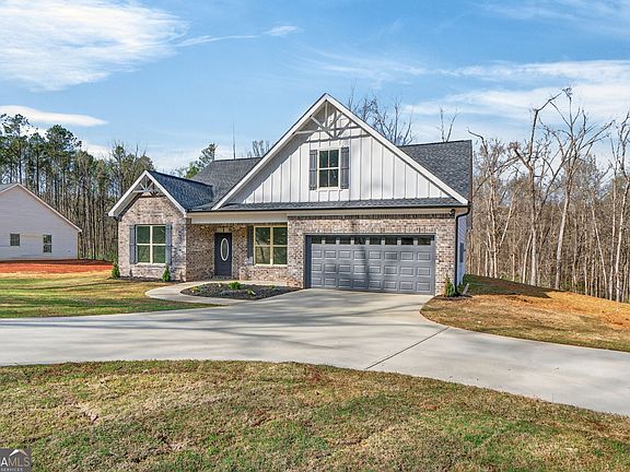 3rd image of 645 Musgrove Rd