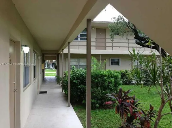 3856 S Circle Dr APT 10, Hollywood, FL 33021