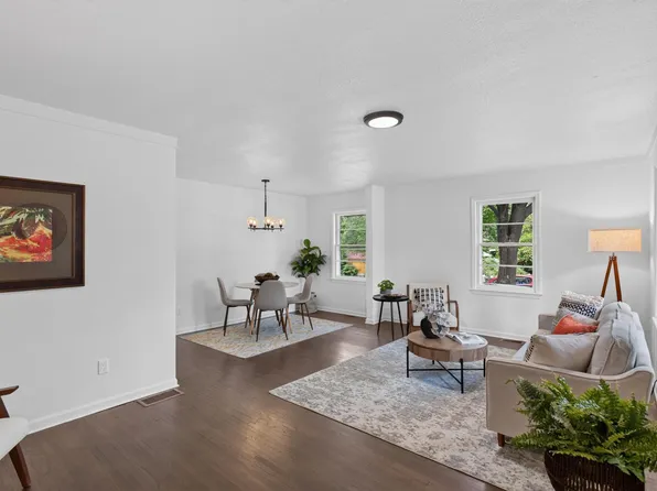 837 McKnight Rd N, Saint Paul, MN 55119