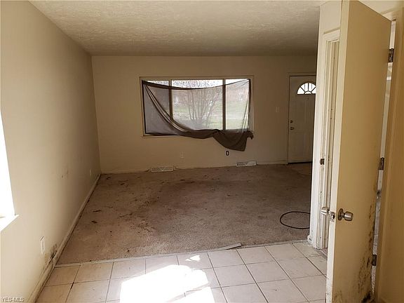 5th image of 4935 Caroline Dr APT 5