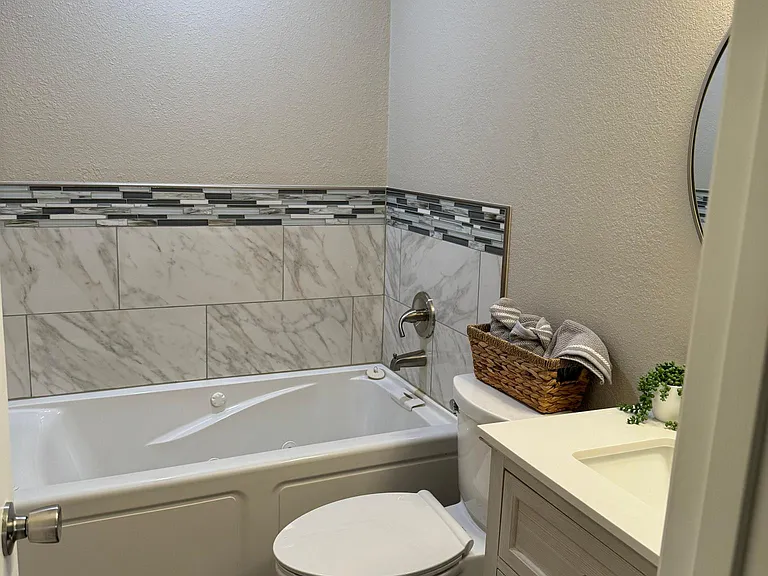 1303 N Canal St #20 — Photo 10