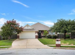 509 Meadowcrest Dr, Burleson, TX 76028