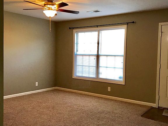4th image of 1443 Golf Club Ln APT 5