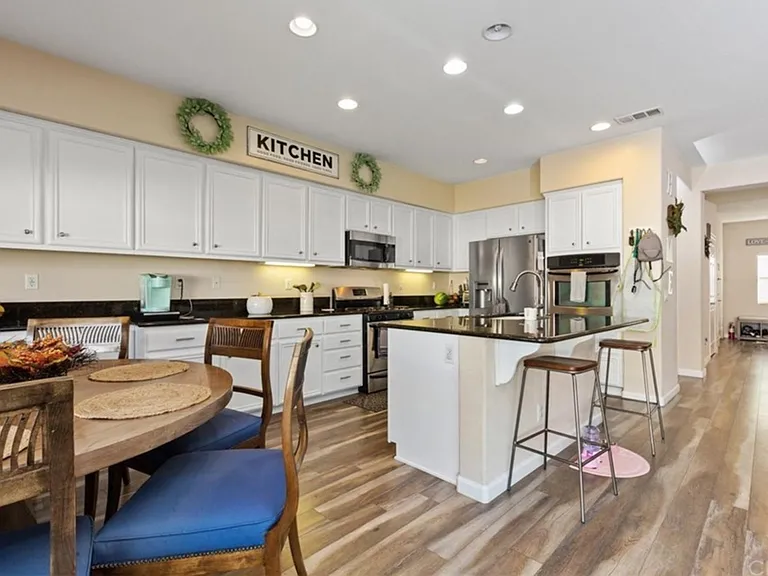 13558 Deluvina Ct — Photo 20