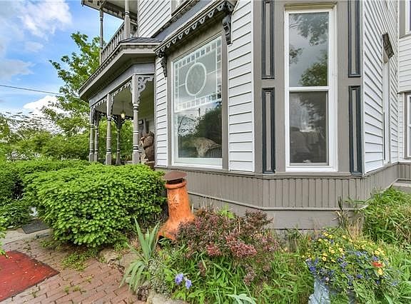 3rd image of 601 Ivy St
