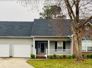 629 Creedmoore Cir, Hope Mills, NC 28348