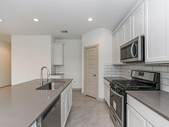 4th image of 3515 Coles Cyn