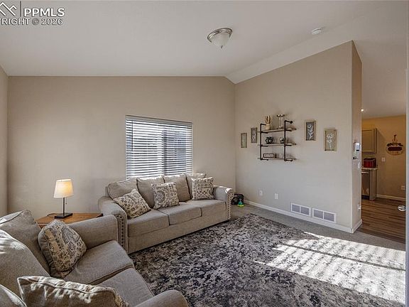 5th image of 6882 Alsea Dr