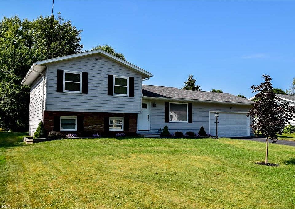 1st image of 3022 Fair Oaks Dr