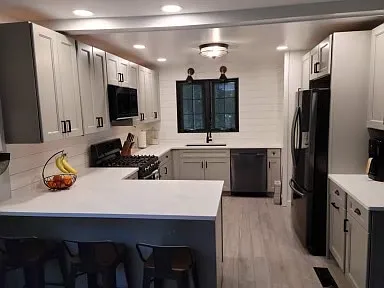 3 bed, 2190 sqft, $2,500 — Photo 3