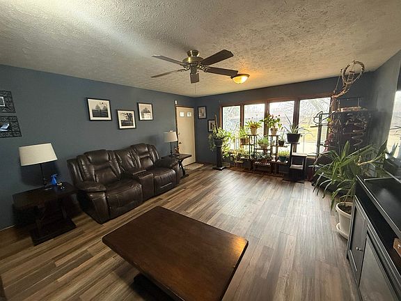 3rd image of 509 Shannon Dr