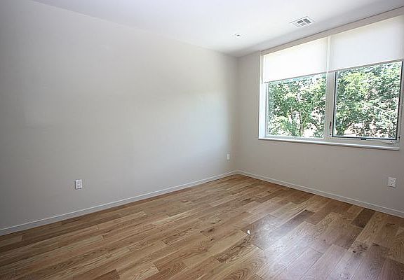 2nd image of 29 Mac Donough St #3G