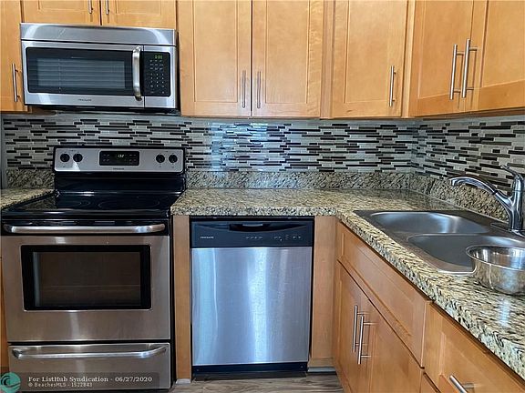4th image of 2413 Key Largo Ln
