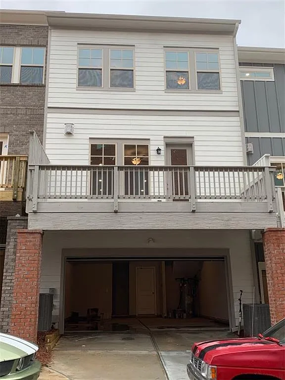 4 bed, 3.5 bath, 2013 sqft, $2,900 — Photo 3