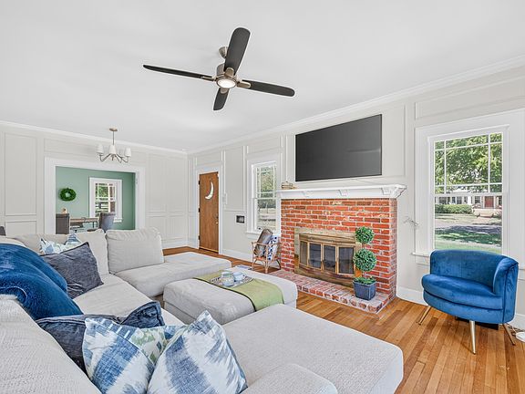 3rd image of 801 Amarillo St
