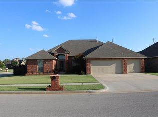 718 Brian Ct, Moore, OK 73160