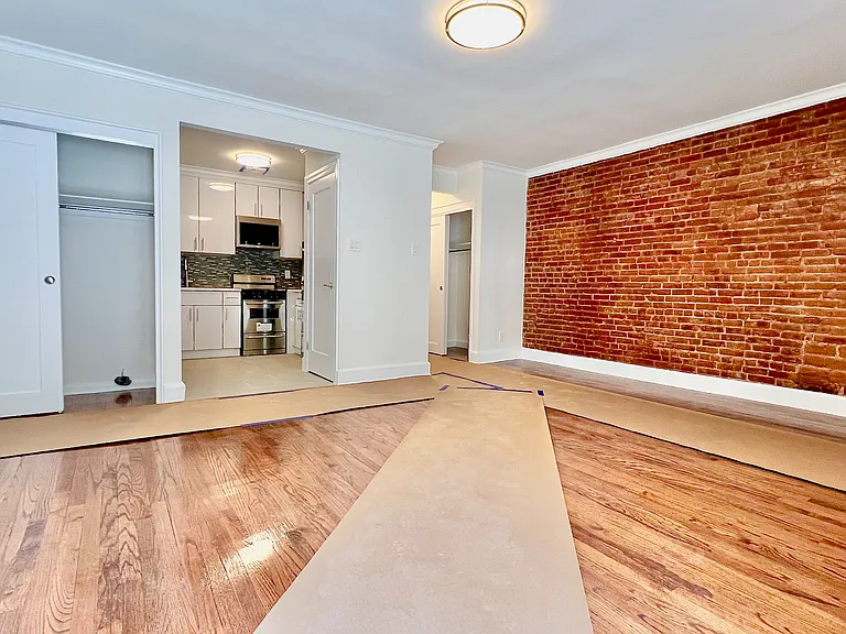 138 W 92nd St #1R — Photo 2