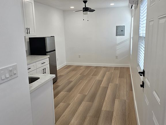 3rd image of 938 N Palm Ave #C