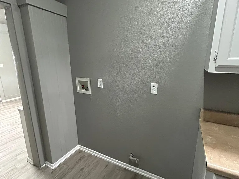 835 N F Ave — Photo 8