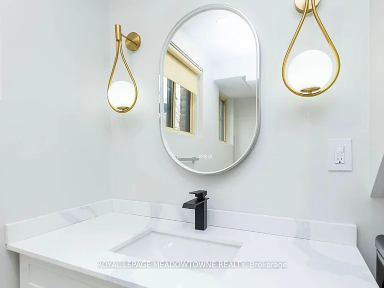 468 Gowland Cres #BASEMENT — Photo 14