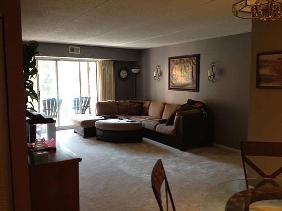 4th image of 1450 Plymouth Ln APT 406