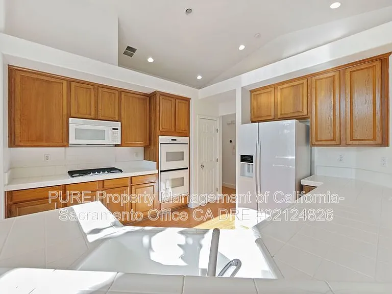 1732 Bamboo St — Photo 8