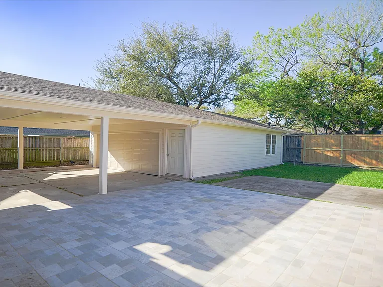 8006 Richmond Ave — Photo 26