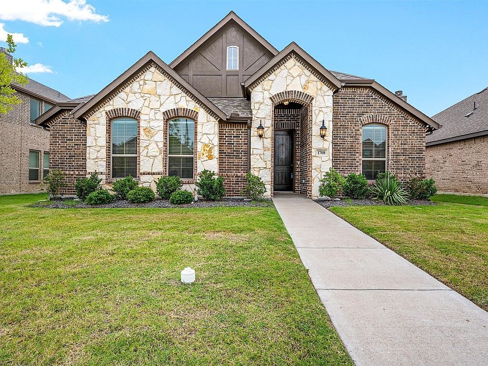 1st image of 1708 Vista Way